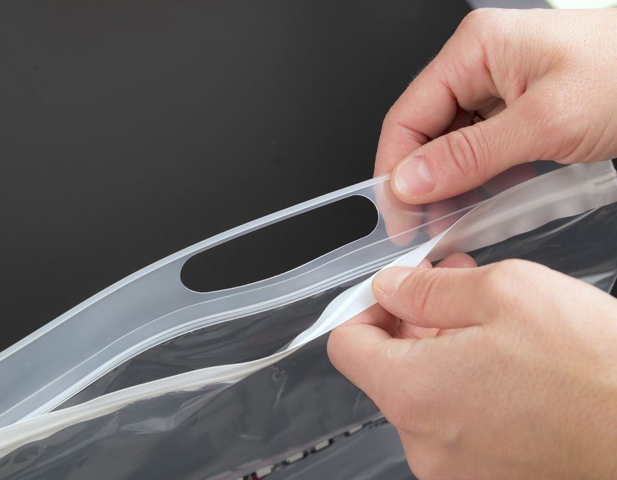 rigid-zipper bags with oval hole